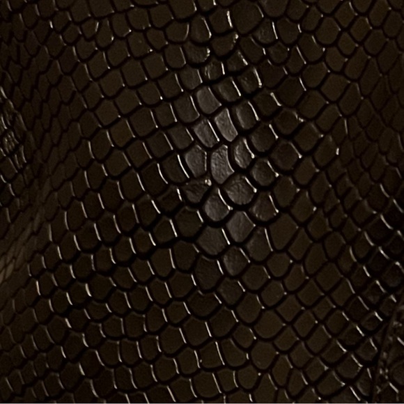 NWT SIMMI LONDON US 10 BLACK SNAKE EMBOSSED BOOT w 4.4.75- 5” SQUARE STILETTO - Picture 5 of 9